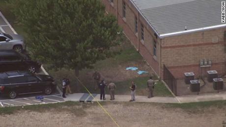 Live updates: 2 killed in shooting at Texas elementary school
