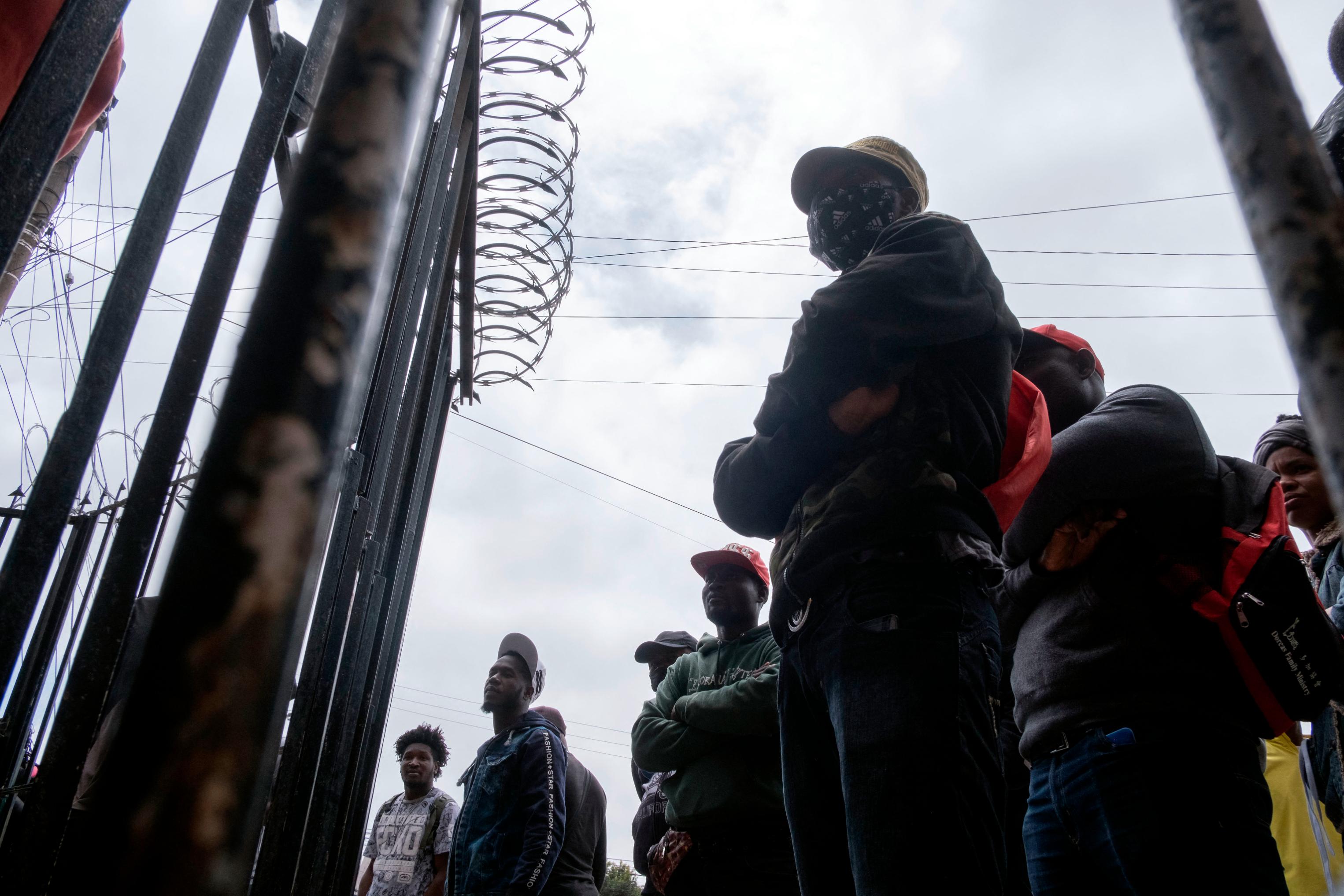 Cubanos migrantes salvan sus vidas pagando un rescate tras secuestro del crimen organizado mira su historia