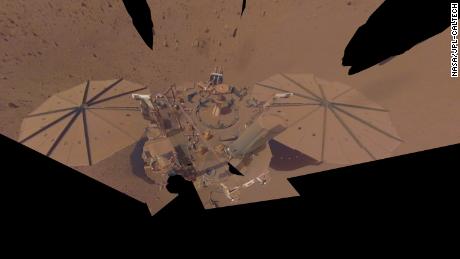 NASA&#39;s InSight Mars lander took this final selfie on April 24.