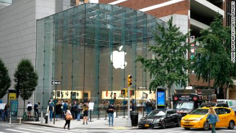 Apple augmente le salaire de départ des travailleurs américains à 22 dollars de l'heure