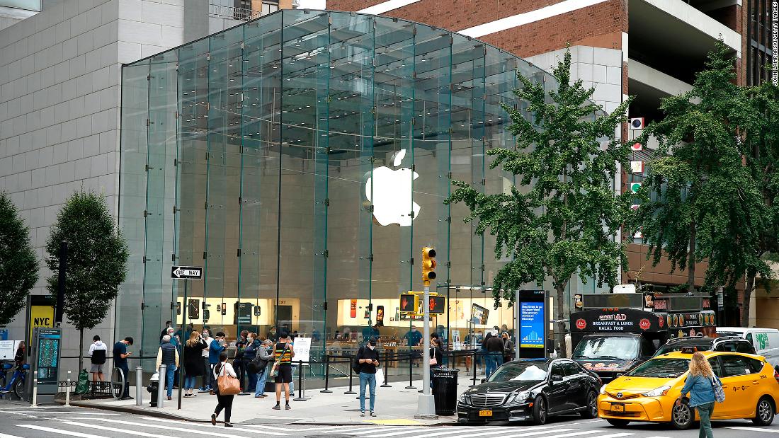Apple boosts starting pay for US workers to $22 per hour