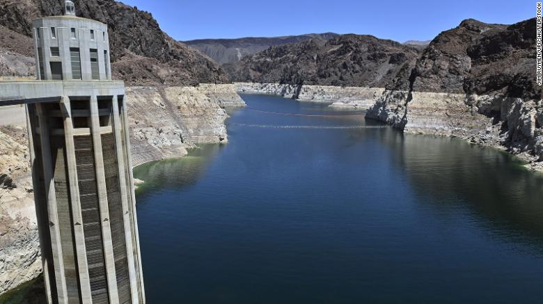 Lake Mead water level running well below predictions, could drop another 12 feet by fall
