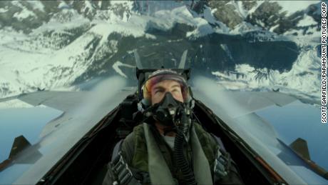 'Senjata Teratas: Maverick'  menjadi film Tom Cruise pertama senilai $1 miliar