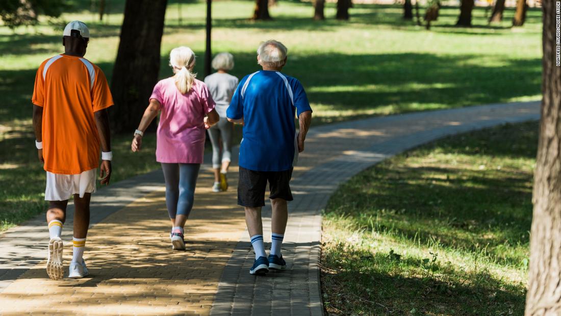 Photo of To, ako rýchlo kráčate, môže byť príznakom demencie
