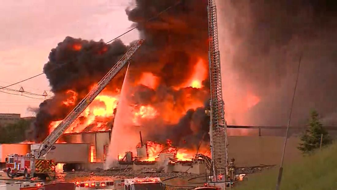 Video: Chemical plant fire in Omaha leads to calls for evacuation – CNN Video