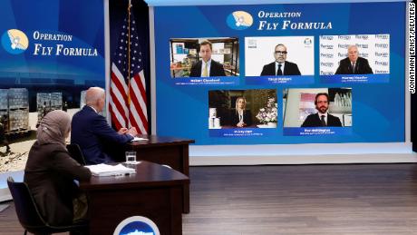 U.S. President Joe Biden holds a meeting with White House officials and baby formula manufacturers, as part of the U.S. response to the ongoing baby formula shortage, in an auditorium on the White House campus in Washington, U.S. June 1, 2022. REUTERS/Jonathan Ernst