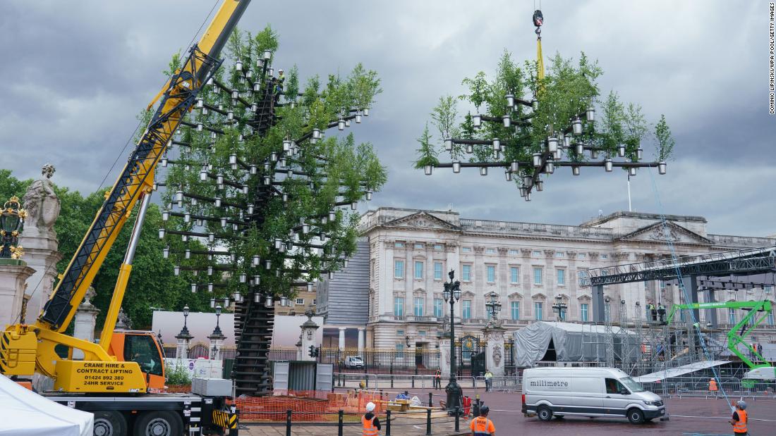 ‘Massively over-engineered:’ A tree sculpture for the Queen’s Jubilee celebrations gets mixed reviews