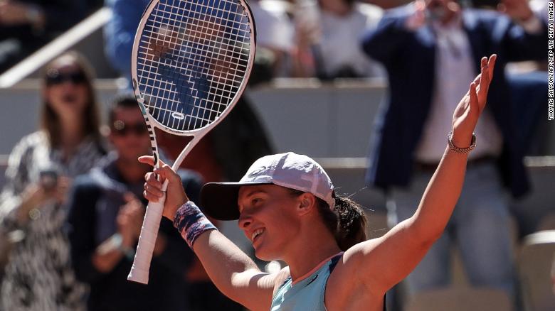World No. 1 Iga Swiatek cruises through to the French Open final with victory over Daria Kasatkina