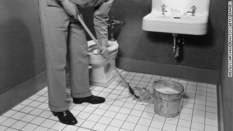 Believe it or not, gas station bathrooms used to be squeaky clean. Here&#39;s what changed. 