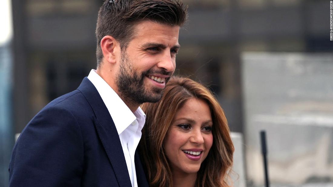 Shakira and footballer Gerard Piqué announce split