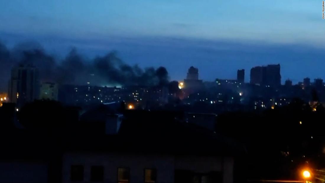 5 people reported killed in multiple explosions close to city of Donetsk