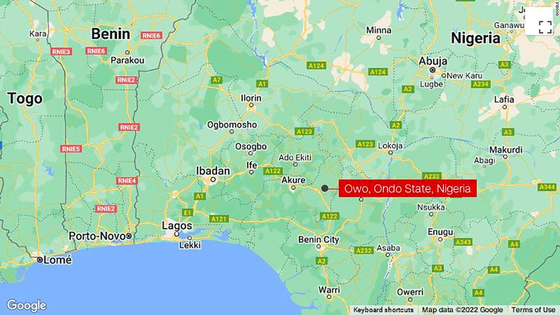 Massenerschießungen in einer Kirche in Nigeria töten Dutzende, sagt der örtliche Gesetzgeber