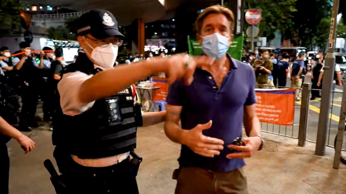 Video: Hong Kong police move CNN reporter amid vigil – CNN Video