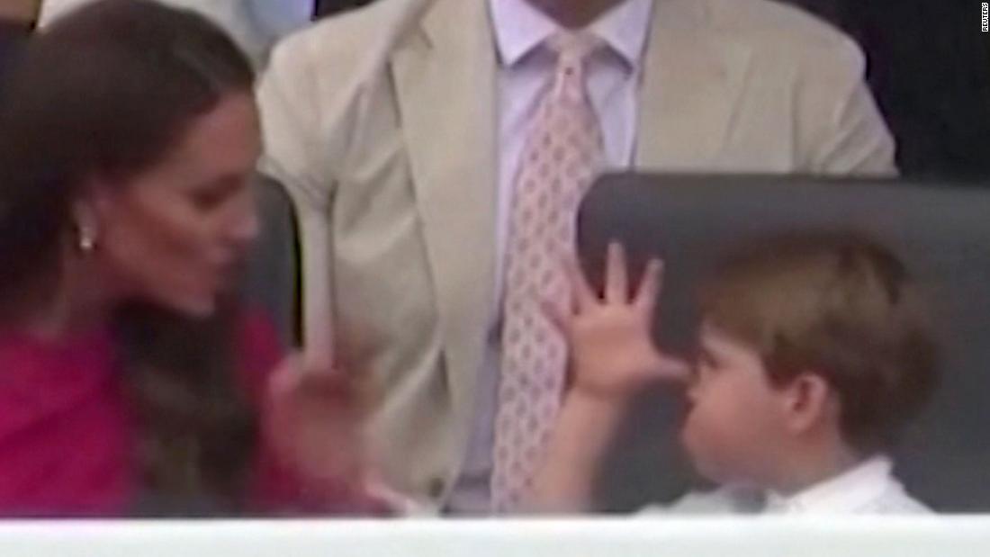Watch: Prince Louis throws a tantrum during Queen’s Platinum Jubilee pageant – CNN Video