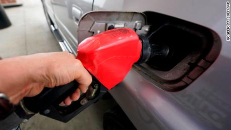 Why gasoline prices are close to $ 5 per gallon and how high they will go