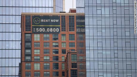 Median rent in Manhattan hits a new high of $ 4,000 per month
