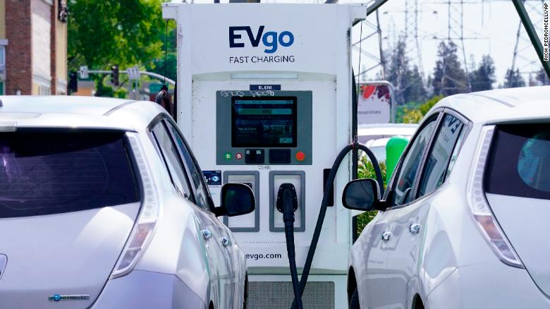 Biden administration wants to standardize electric vehicle charging, like gas stations