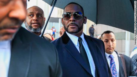 Federal prosecutors recommend R. Kelly be sentenced to more than 25 years in prison