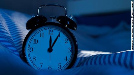 What happens if you wake up before you wake up?  Advice from 3 sleep experts