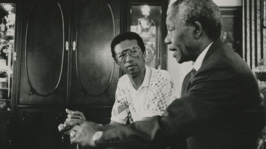 Ashe meets with South African leader Nelson Mandela during a visit to New York in 1991.