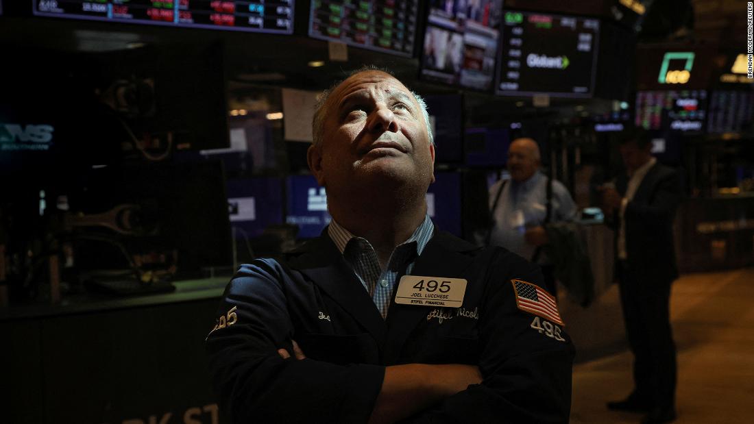 The Dow falls nearly 800 points as inflation hits 40-year high