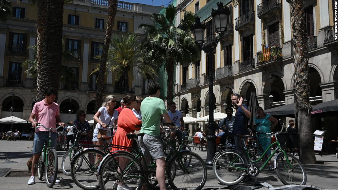 ‘Ahogados por viajeros estadounidenses’: el final de la regla de prueba abre las compuertas de los viajes de verano