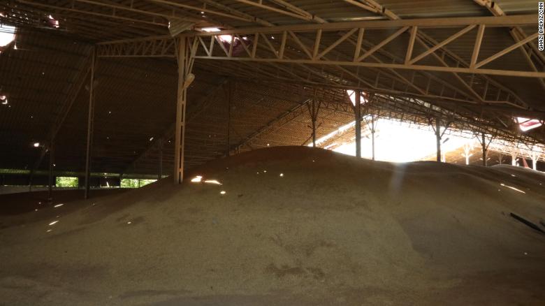 A warehouse in Bakhmut containing grain was hit by an airstrike on the morning of Thursday, June 9.
