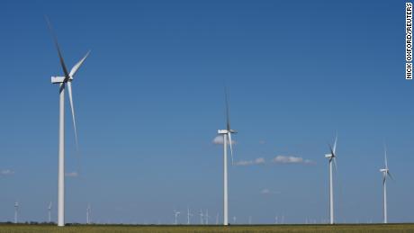 Wind and solar power are 'bailing out'  Texas amid record heat and energy demand
