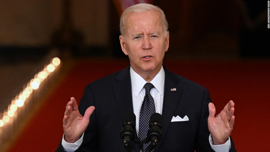 Biden urges oil companies to boost supply, slams high profit margins as 'not acceptable' in new letter