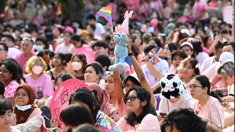 ʹѺʹعҹ "Pink Dot" Шӻ  㹧ҹʴʹѺʹع LGBTQ Ҹóз Hong Lim Park ԧѹ 18 Զع¹ 2022