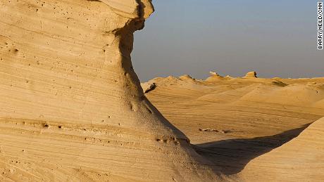 Abu Dhabi Fossil Dunes: a beautiful frozen landscape caused by climate change