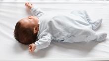 Une méthode scientifique pour calmer et endormir un bébé qui pleure