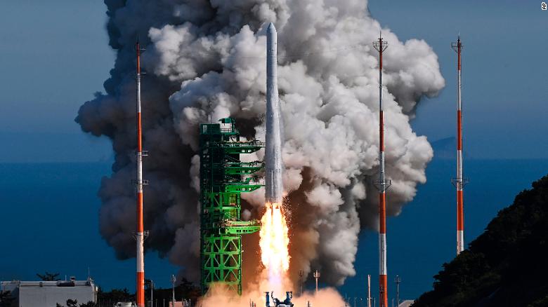 South Korea&#39;s homegrown Nuri rocket lifts off at the Naro Space Center in Goheung on June 21.