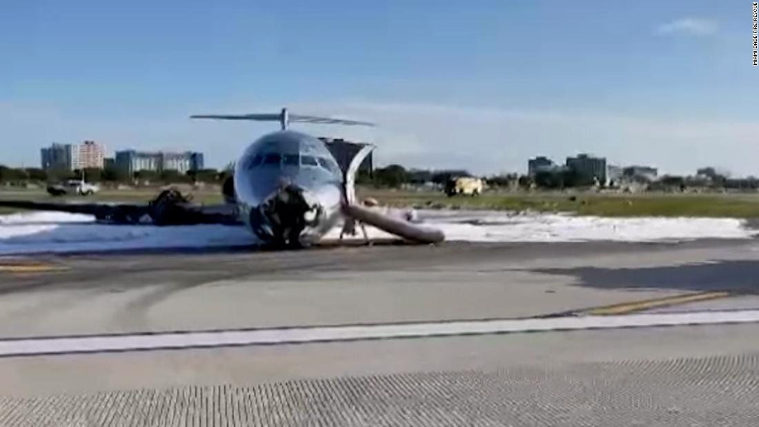 Plane crash-lands in Miami after landing gear failure – CNN Video
