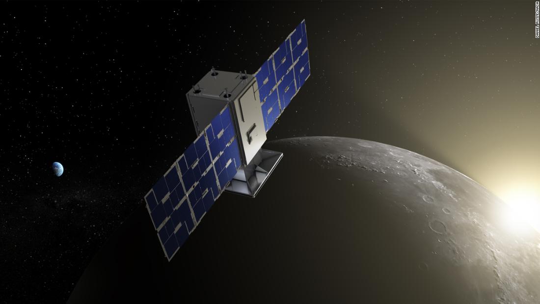 マイクロ波のサイズの宇宙船は、地球と月の間の新しい軌道をテストします