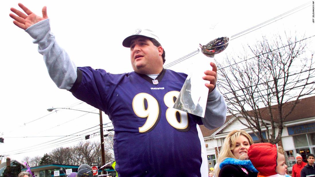 &lt;a href=&quot;https://www.cnn.com/2022/06/22/sport/tony-siragusa-death-baltimore-ravens-nfl-spt-intl/index.html&quot; target=&quot;_blank&quot;&gt;Tony Siragusa,&lt;/a&gt; a key part of the Baltimore Ravens&#39; Super Bowl-winning team in 2001, died unexpectedly on Wednesday, June 22, according to a statement from the team. He was 55. 