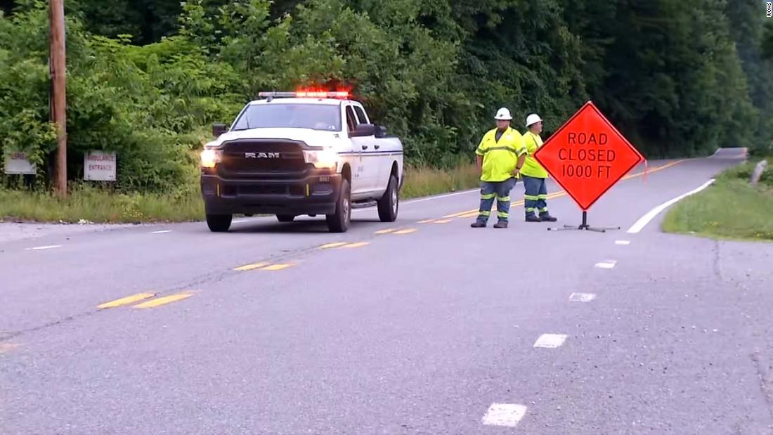 6 killed after helicopter crashes onto road in Logan County, West Virginia