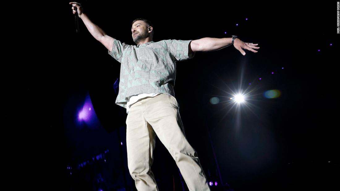 Justin Timberlake apologizes for dancing badly in khakis