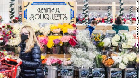 There's a strategic reason why so many grocery stores put bouquets front and center.