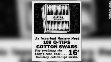 Une publicité Q-tips de 1945. Les Q-tips ont été initialement conçus pour les soins aux bébés.
