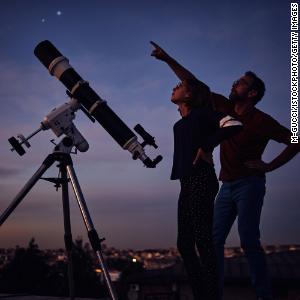 Astrophysicist explains how to see 'planetary parade' in the night sky