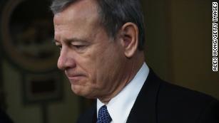 Chief Justice John Roberts straddles Supreme Court's left and right