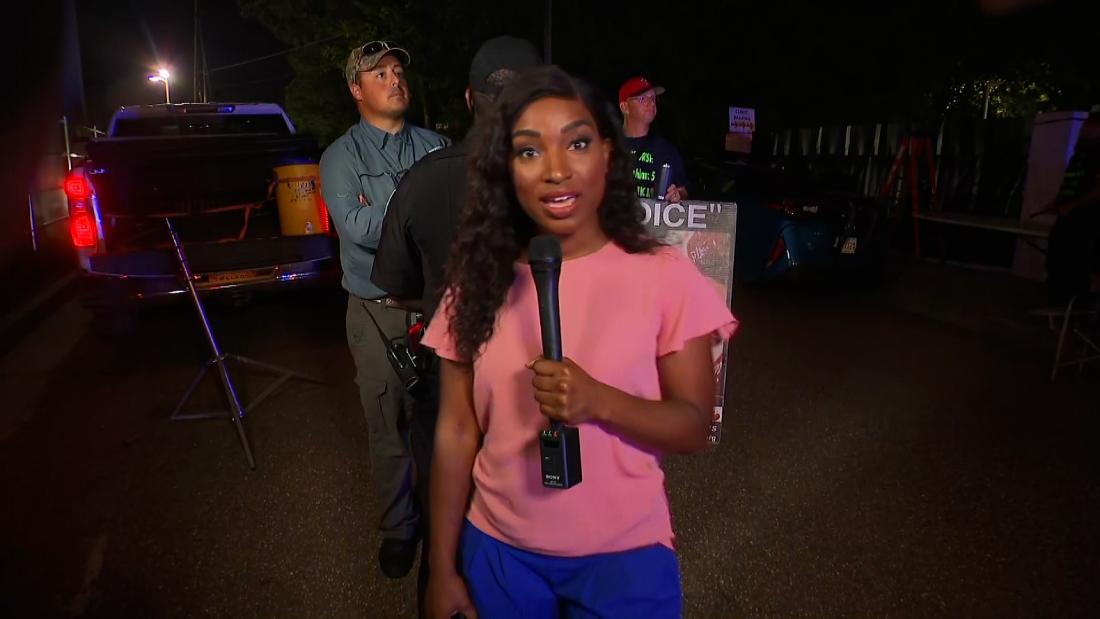 See tense situation outside last Mississippi abortion clinic after ruling – CNN Video