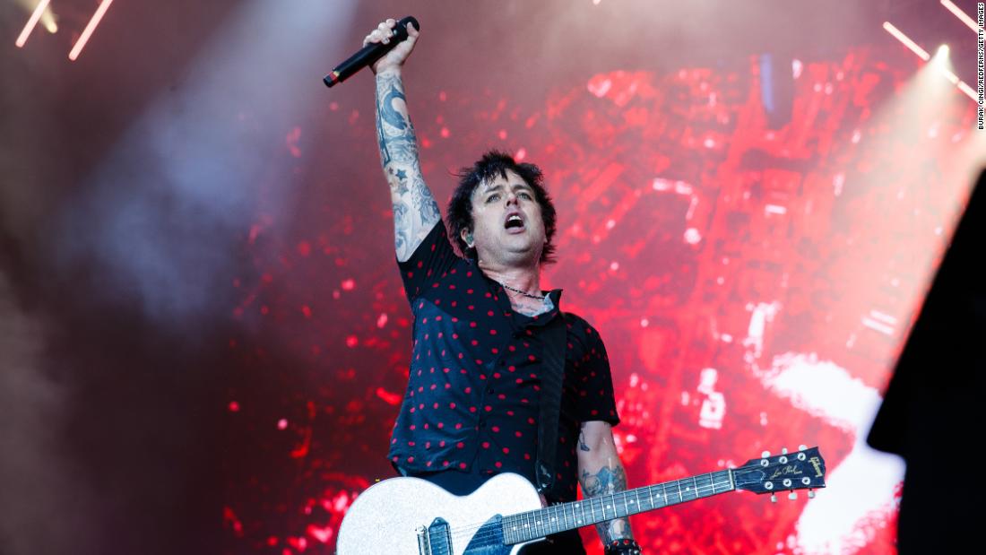 Billie Joe Armstrong says he'll renounce his US citizenship over Roe v. Wade reversal