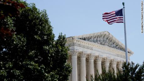 Supreme Court declines to revisit landmark First Amendment decision, leaving higher bar for libel in place