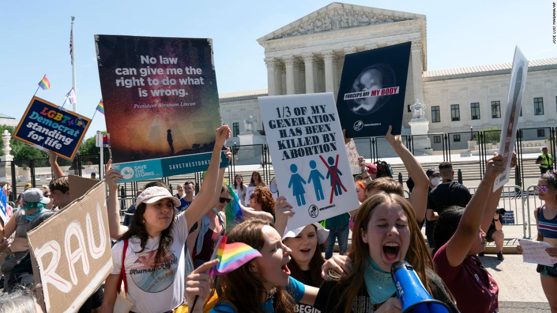 roe-v-wade-outrage-highlights-growing-rift-between-the-american-people-and-their-highest-court