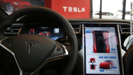 Tesla &#39;full self-driving&#39; triggered an eight-car crash, a driver tells police