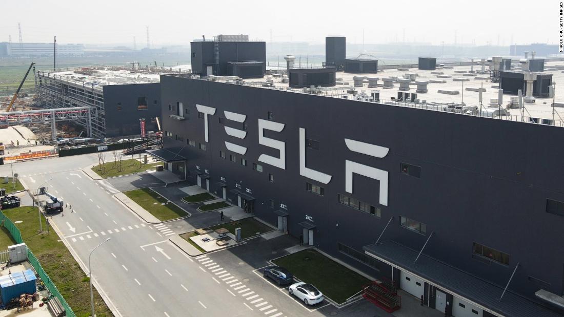 Tesla posts rare drop in sales in second quarter