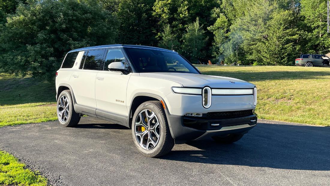 You are currently viewing Electric truck maker Rivian laying off 6% of its workforce – CNN