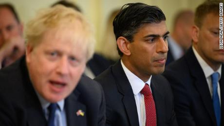 Johnson et Sunak lors d'une réunion du cabinet le 7 juin 2022 à Londres, en Angleterre. 